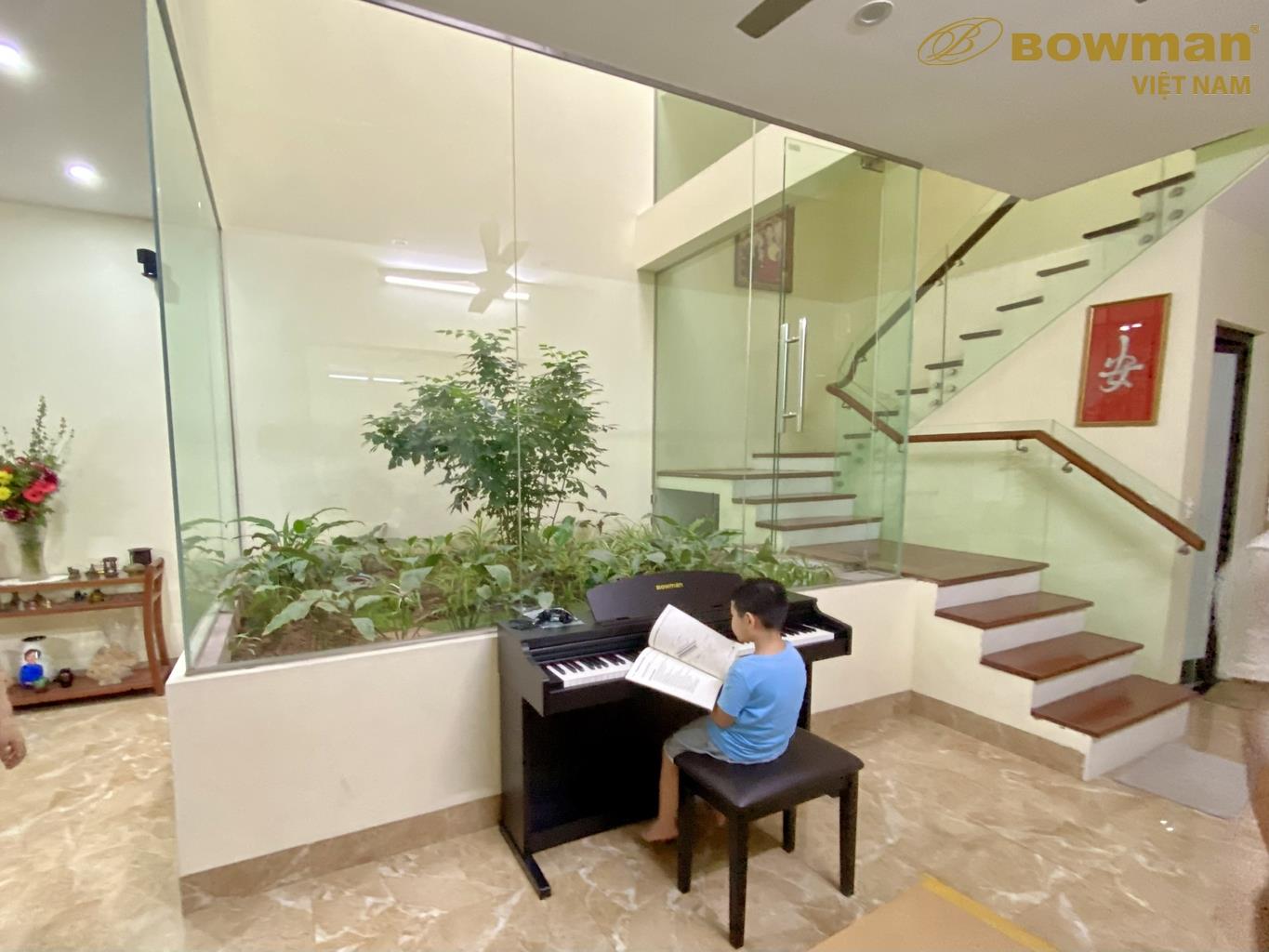 Hướng dẫn bạn nhỏ sử dụng đàn Piano BOWMAN CX250 tại Ngọc Thụy - Long Biên