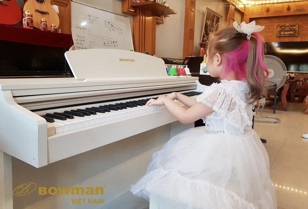 Đàn Piano màu trắng được yêu thích nhất bởi các bạn trẻ