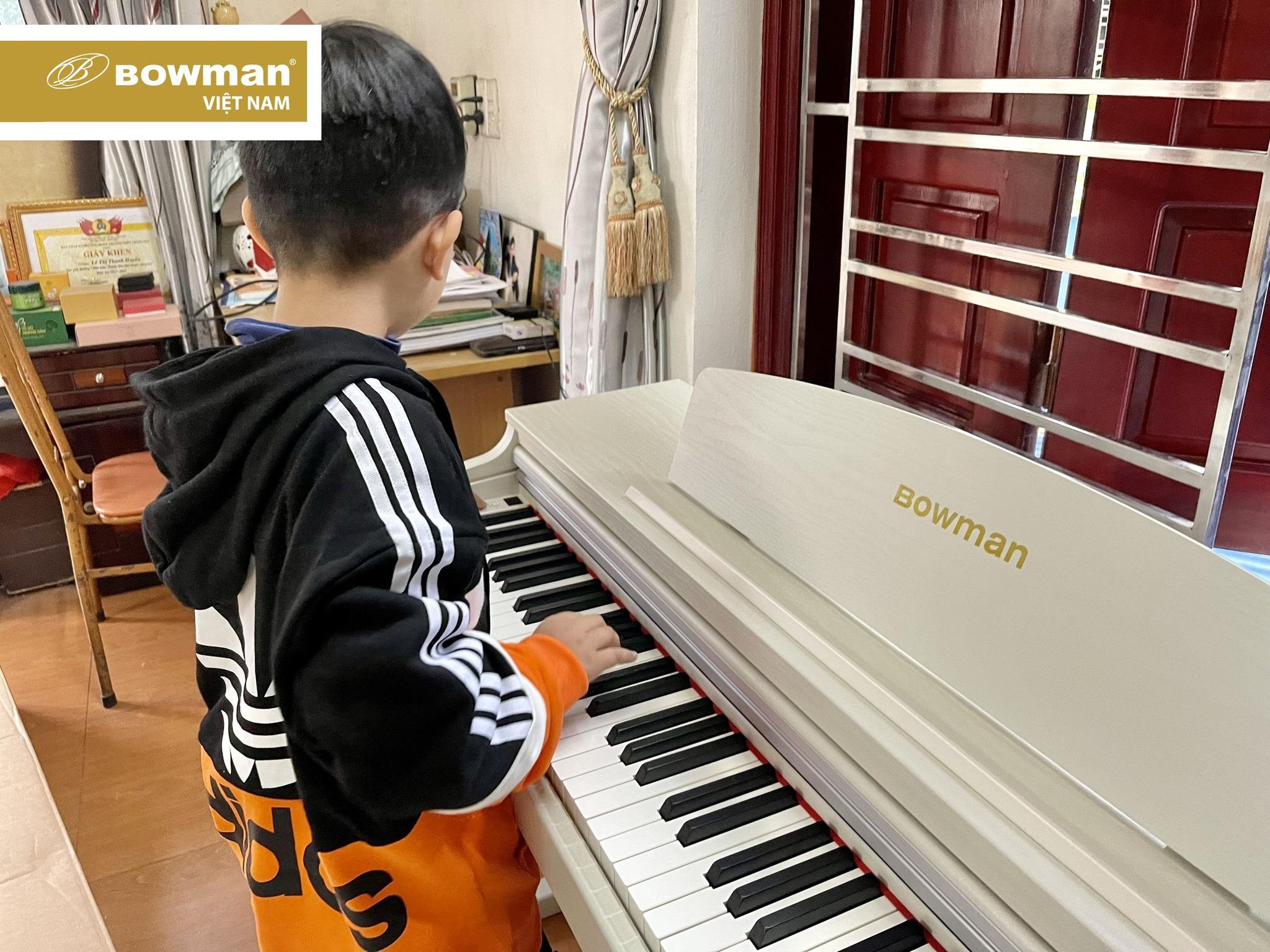Lắp đặt piano BOWMAN CX230 cho bạn nhỏ đam mê